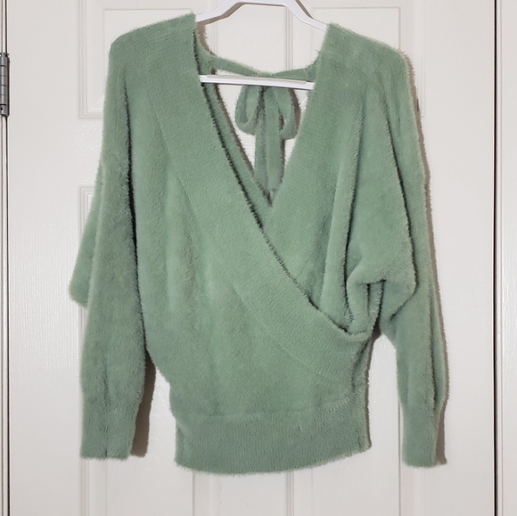 Super soft surplice sweater - Picture 3 of 5